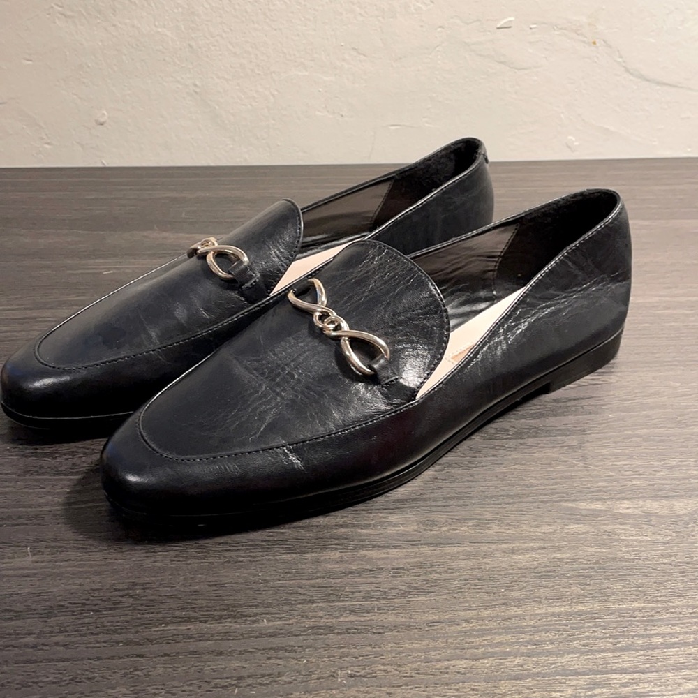 Black Zara flats with gold detail size 41